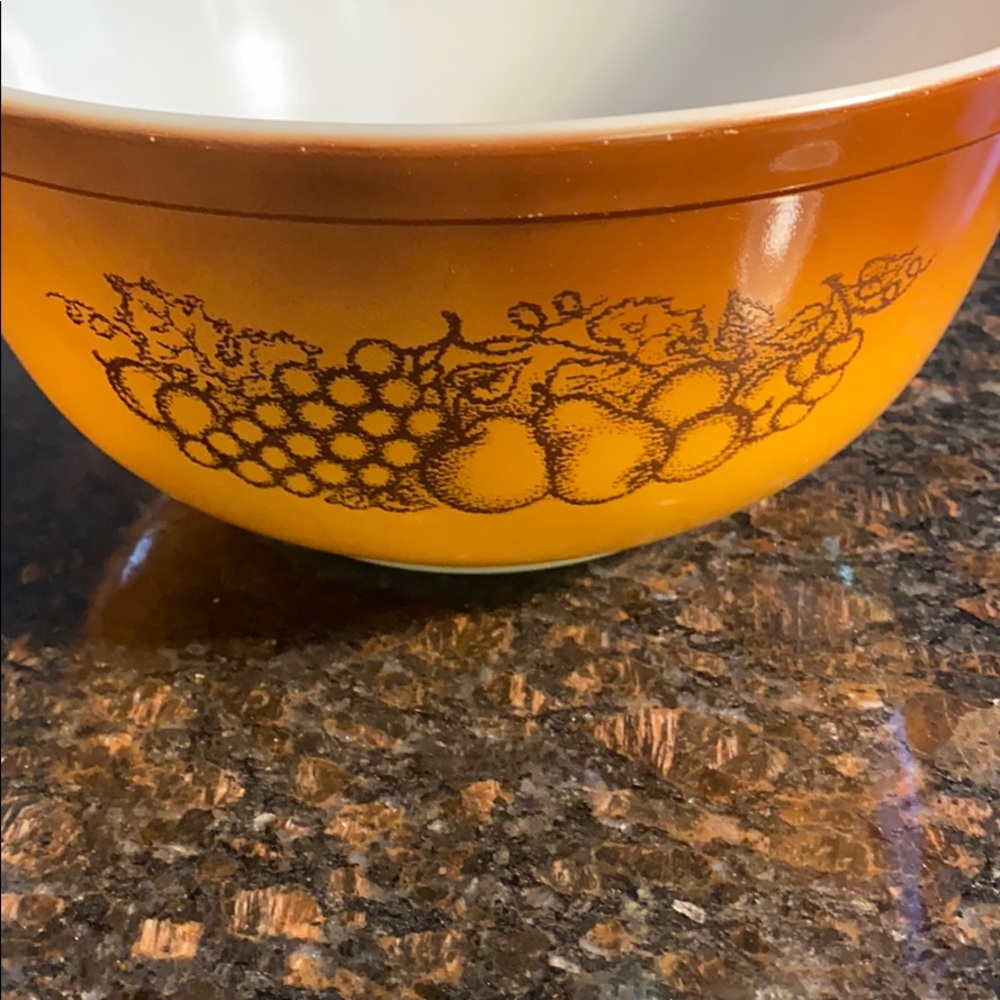 1 Pyrex Old Orchard 403 Mixing Bowl